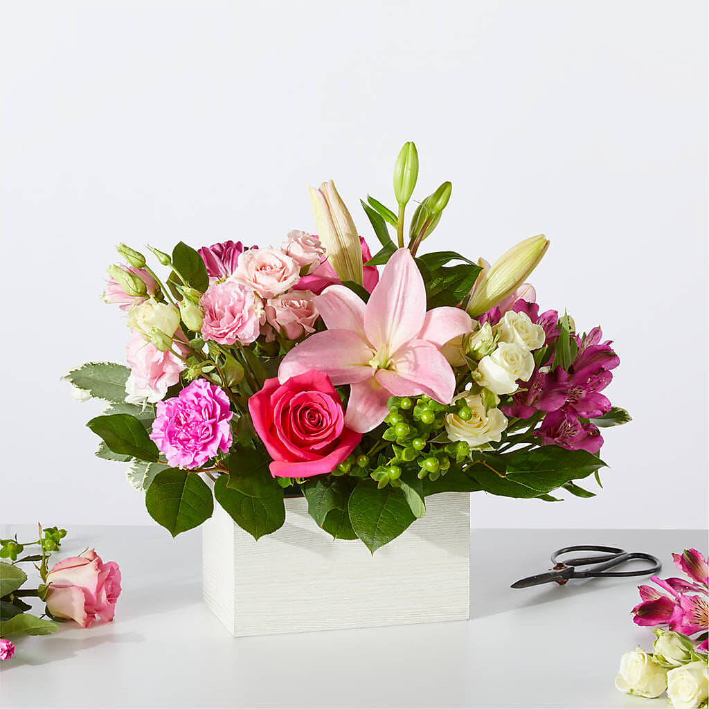 Sweetberry Box – A Florist Original – BUZ N' BEE FLORIST GIFT & NURSERY, Clinton LA