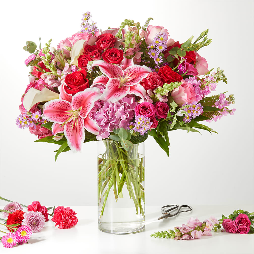 Swooning Over You - A Luxury Florist Original – BUZ N' BEE FLORIST GIFT & NURSERY, Clinton LA