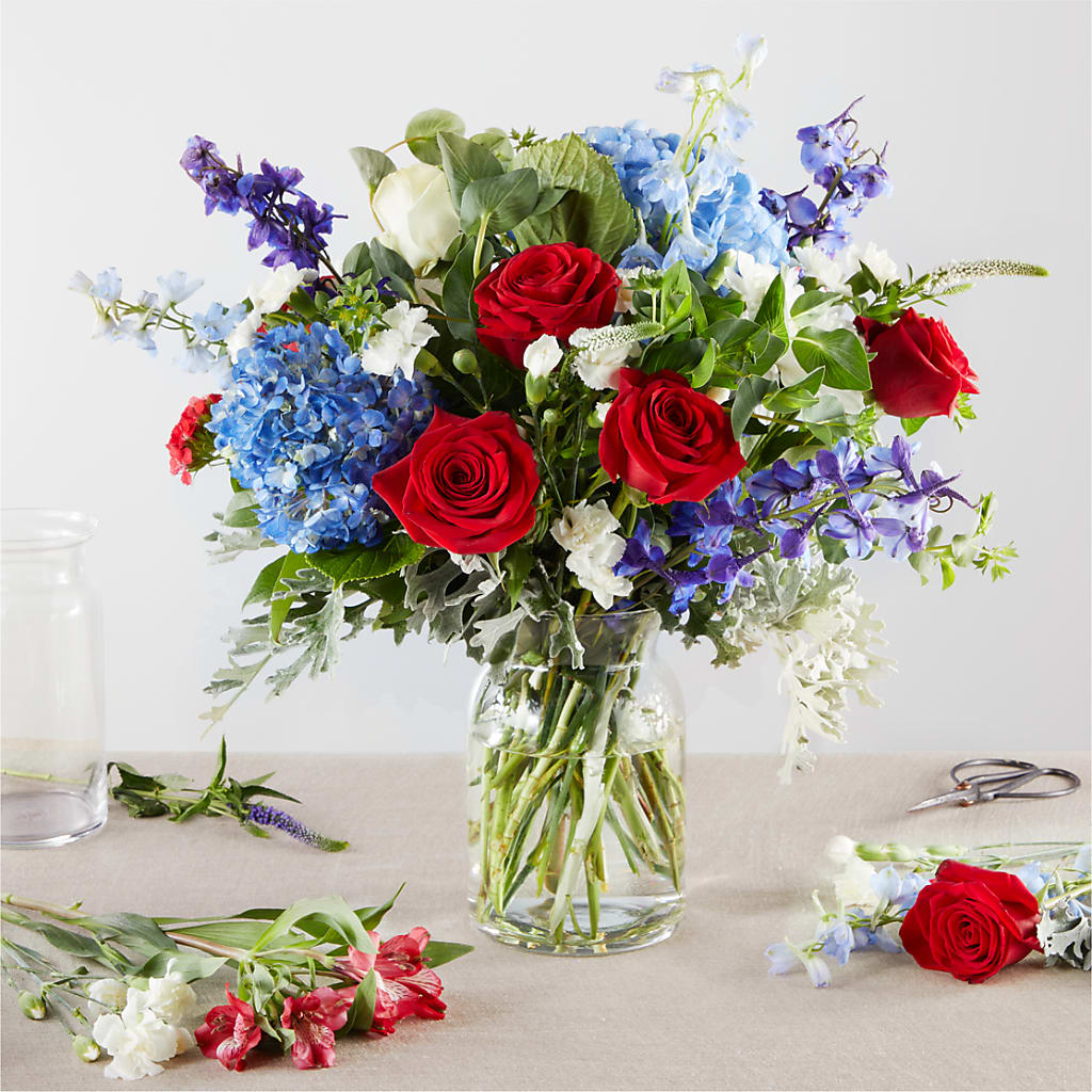 Star Spangled - A Florist Original – BUZ N' BEE FLORIST GIFT & NURSERY, Clinton LA