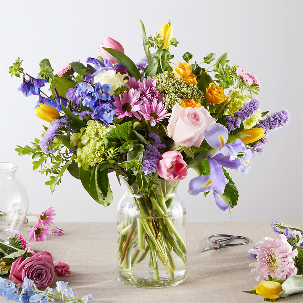 Pastel Tradition - A Florist Original – BUZ N' BEE FLORIST GIFT & NURSERY, Clinton LA