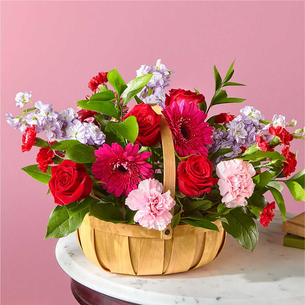 Pink Picnic Basket – BUZ N' BEE FLORIST GIFT & NURSERY, Clinton LA