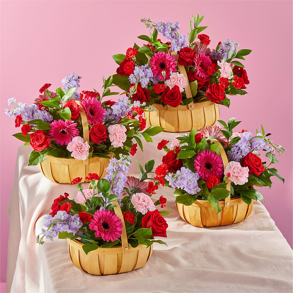 Pink Picnic Basket – BUZ N' BEE FLORIST GIFT & NURSERY, Clinton LA