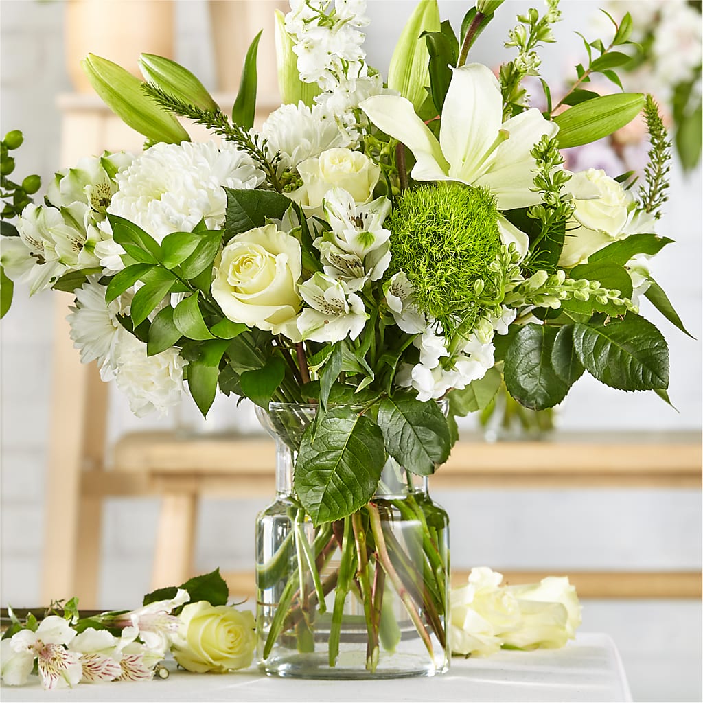 Classic Ivory – A Florist Original – BUZ N' BEE FLORIST GIFT & NURSERY, Clinton LA