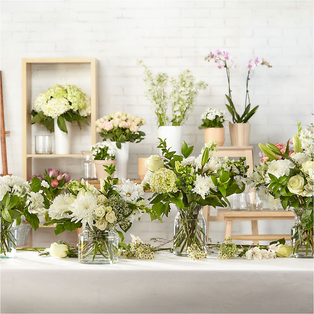 Classic Ivory – A Florist Original – BUZ N' BEE FLORIST GIFT & NURSERY, Clinton LA