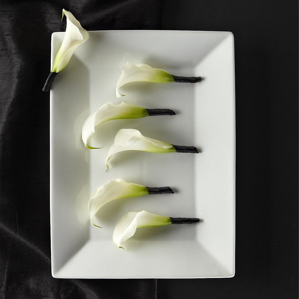 Calla Lily Promise Boutonniere – BUZ N' BEE FLORIST GIFT & NURSERY, Clinton LA