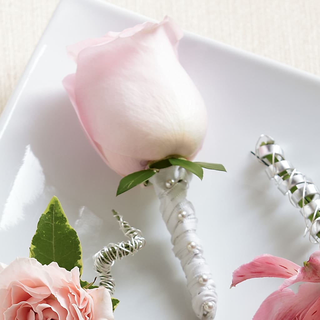 Pink Rose Boutonniere – BUZ N' BEE FLORIST GIFT & NURSERY, Clinton LA