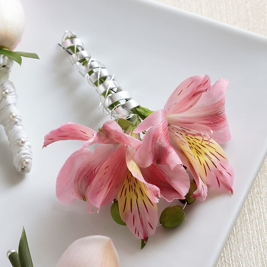 Pink Peruvian Lily Boutonniere – BUZ N' BEE FLORIST GIFT & NURSERY, Clinton LA