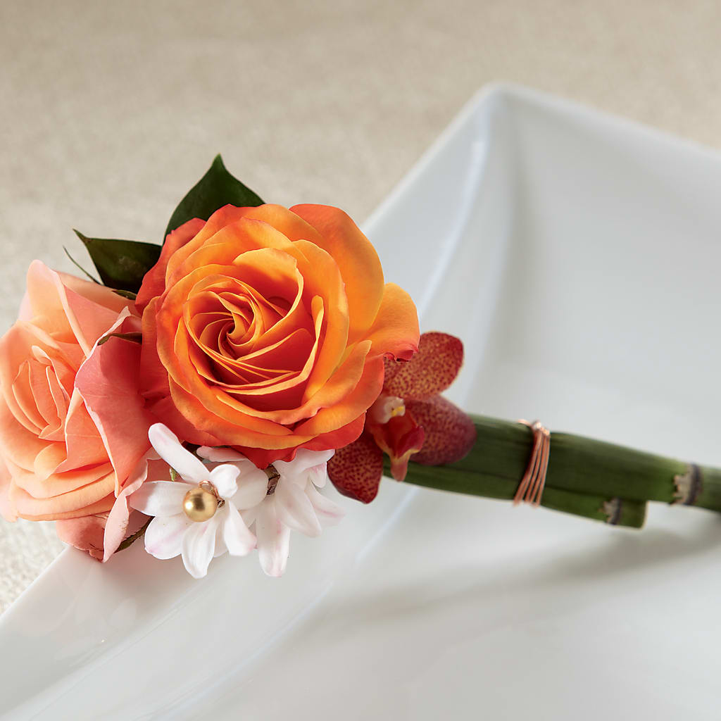Sunset Dream Boutonniere – BUZ N' BEE FLORIST GIFT & NURSERY, Clinton LA