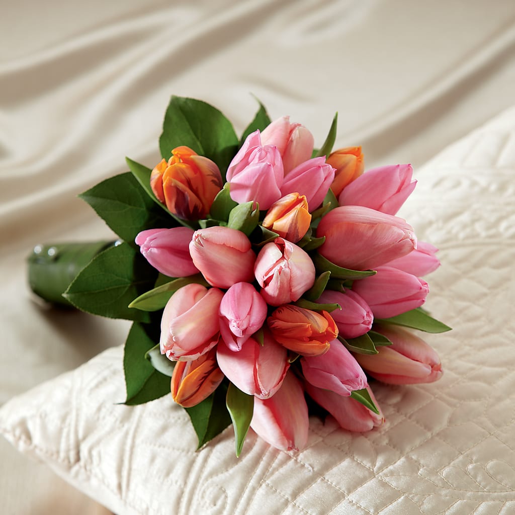 Embraceable Bouquet – BUZ N' BEE FLORIST GIFT & NURSERY, Clinton LA