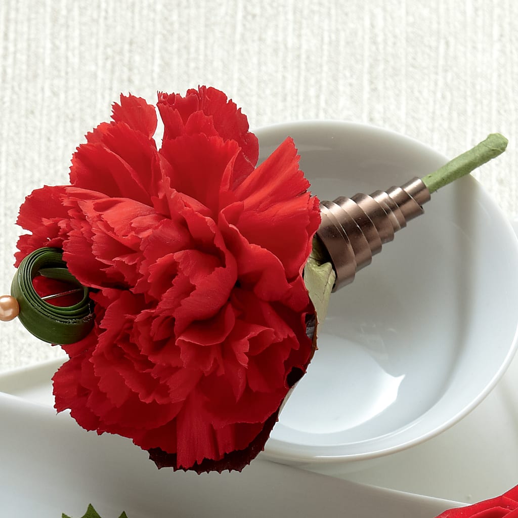 Red Carnation Boutonniere – BUZ N' BEE FLORIST GIFT & NURSERY, Clinton LA