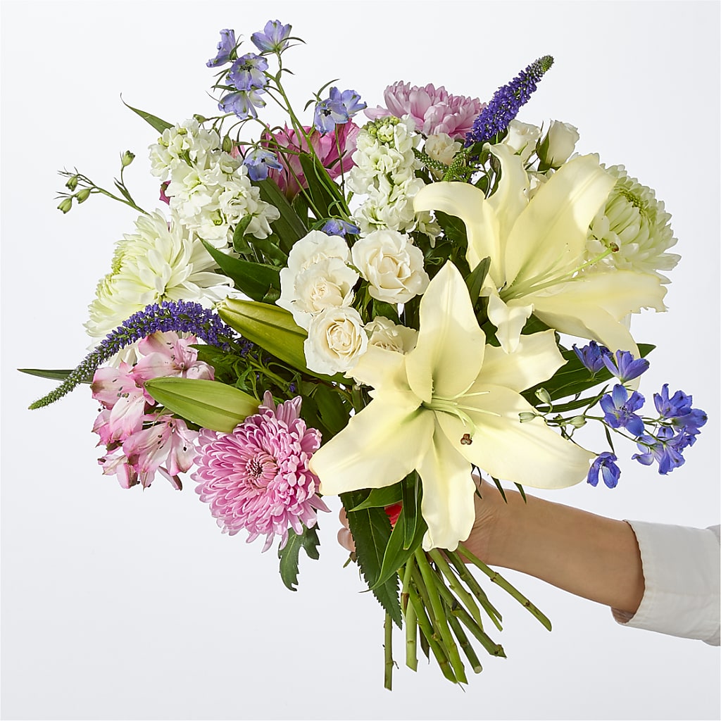 Winter Celebration Bouquet – BUZ N' BEE FLORIST GIFT & NURSERY, Clinton LA