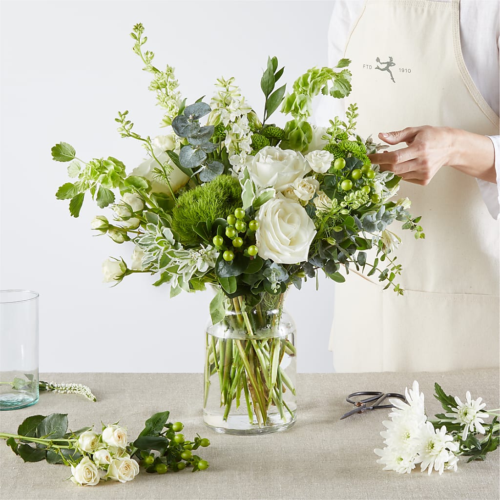 Irish Garden - A Florist Original – BUZ N' BEE FLORIST GIFT & NURSERY, Clinton LA