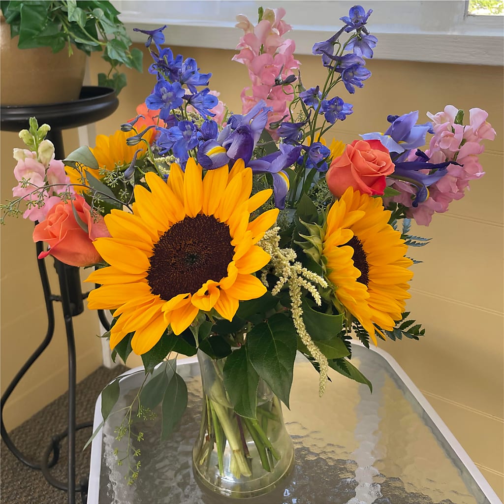 Rays of Life Bouquet – BUZ N' BEE FLORIST GIFT & NURSERY, Clinton LA