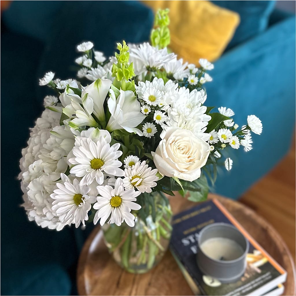 Classic Ivory – A Florist Original – BUZ N' BEE FLORIST GIFT & NURSERY, Clinton LA