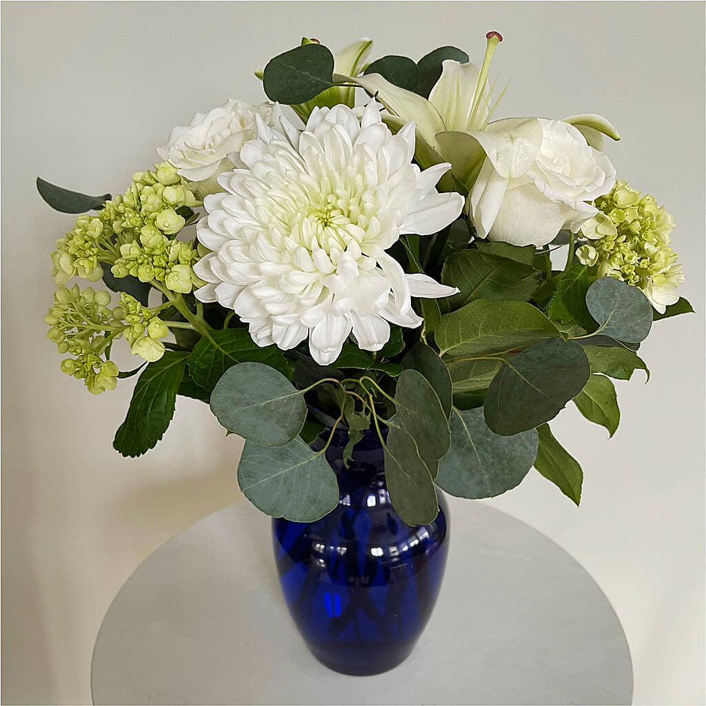 Snowy Dreams Bouquet – BUZ N' BEE FLORIST GIFT & NURSERY, Clinton LA