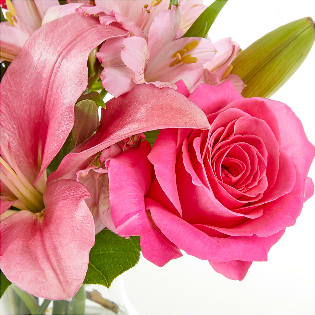 Lots of Love Bouquet – BUZ N' BEE FLORIST GIFT & NURSERY, Clinton LA