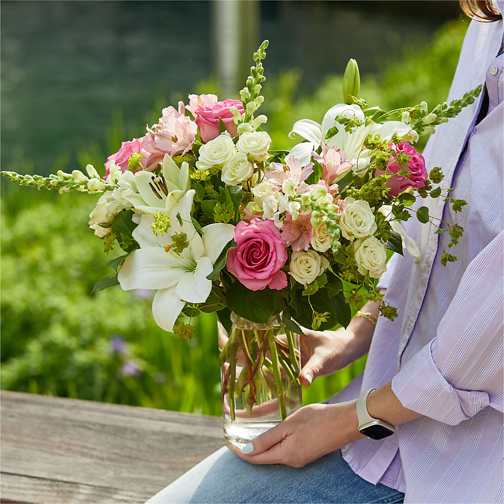 Fondly Bouquet – BUZ N' BEE FLORIST GIFT & NURSERY, Clinton LA